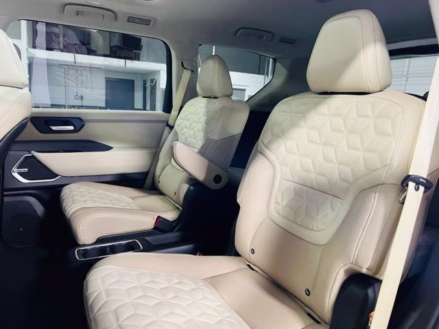 2026 Aspen White/Super Black Nissan Armada Platinum 4X4 SUV