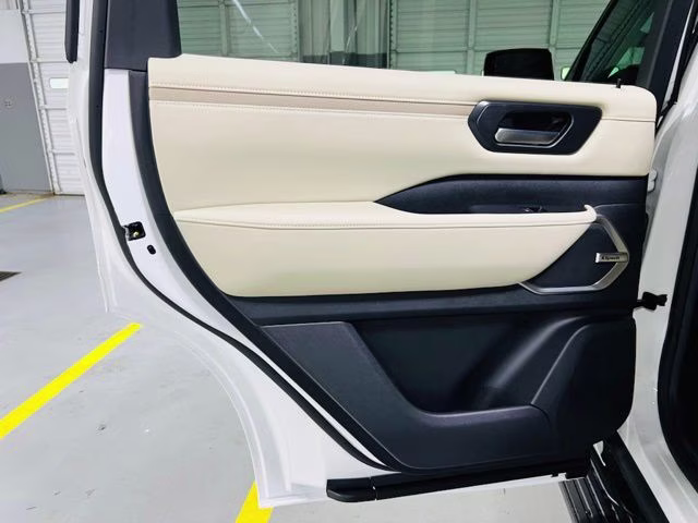 2026 Aspen White/Super Black Nissan Armada Platinum 4X4 SUV