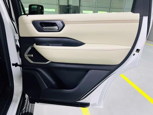 2026 Aspen White/Super Black Nissan Armada Platinum 4X4 SUV