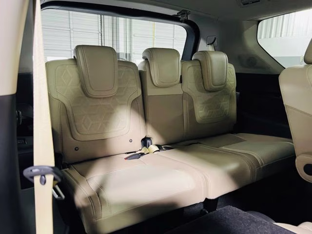 2026 Aspen White/Super Black Nissan Armada Platinum 4X4 SUV