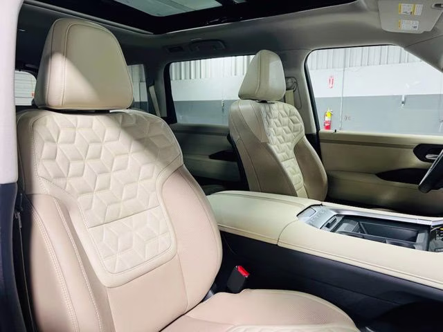 2026 Aspen White/Super Black Nissan Armada Platinum 4X4 SUV