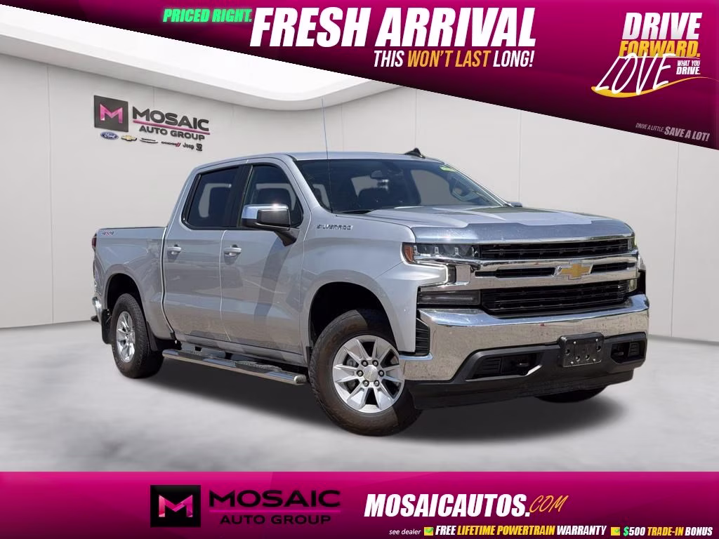 2021 Silver Ice Metallic Chevrolet Silverado 1500 LT 4X4 Truck