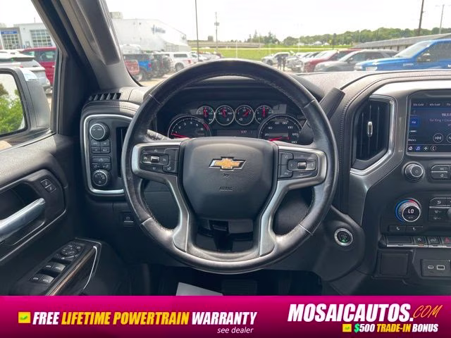 2021 Silver Ice Metallic Chevrolet Silverado 1500 LT 4X4 Truck