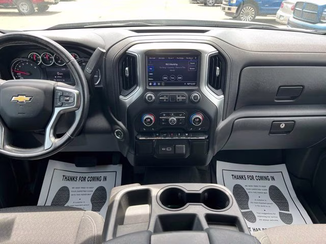 2021 Silver Ice Metallic Chevrolet Silverado 1500 LT 4X4 Truck