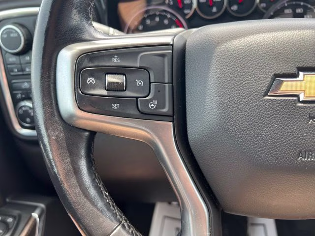 2021 Silver Ice Metallic Chevrolet Silverado 1500 LT 4X4 Truck