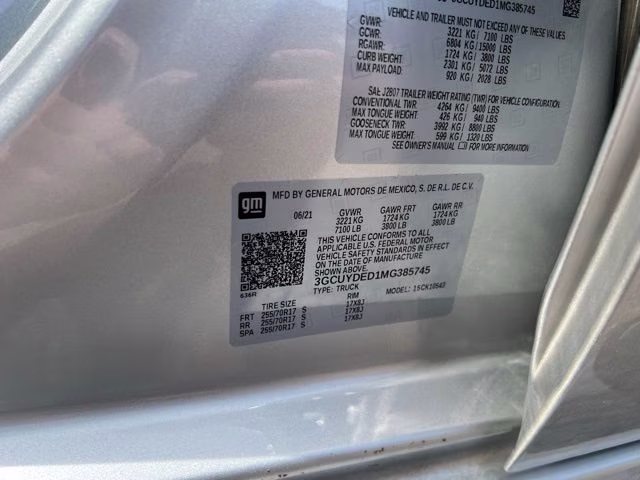 2021 Silver Ice Metallic Chevrolet Silverado 1500 LT 4X4 Truck