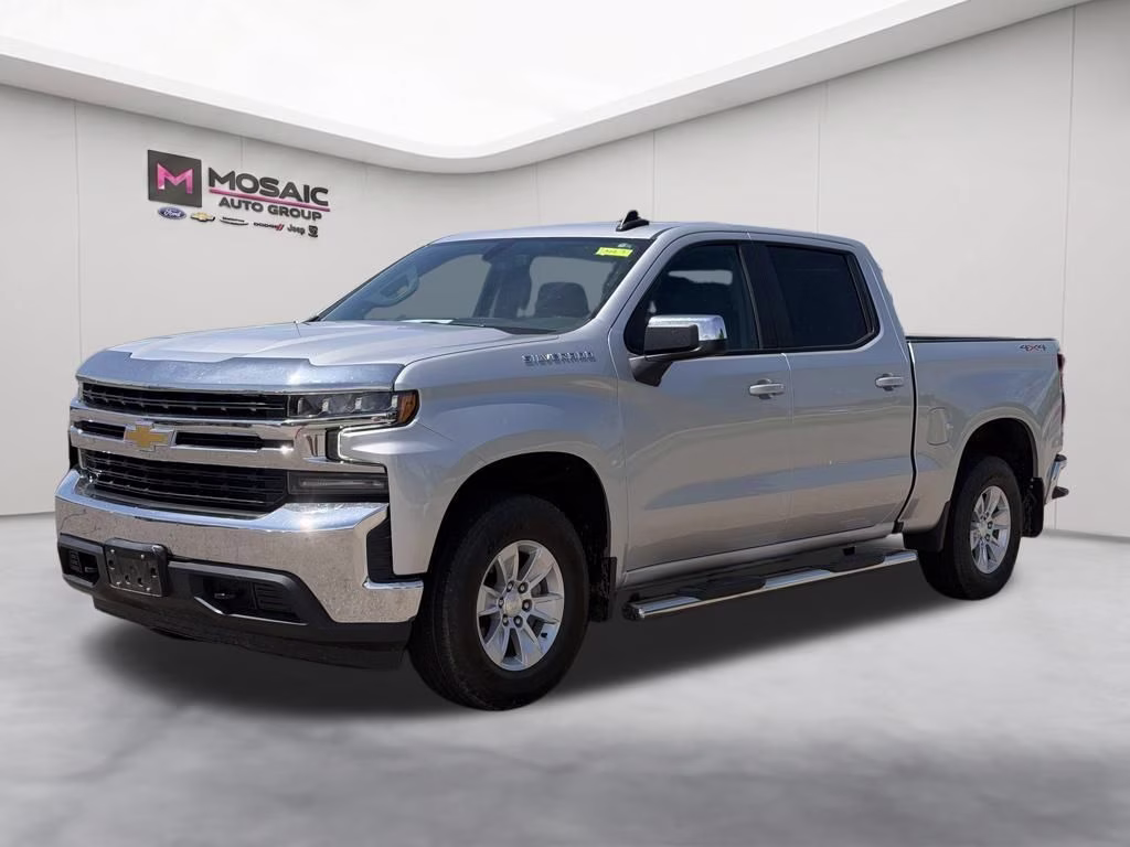 2021 Silver Ice Metallic Chevrolet Silverado 1500 LT 4X4 Truck