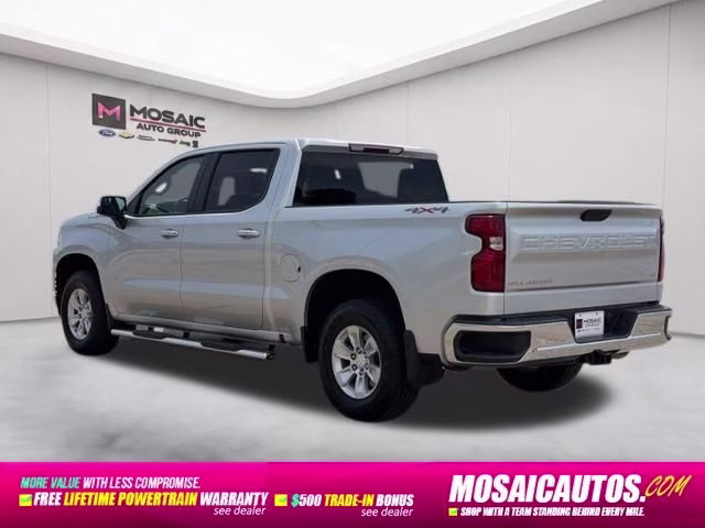 2021 Silver Ice Metallic Chevrolet Silverado 1500 LT 4X4 Truck