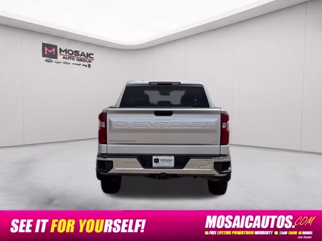 2021 Silver Ice Metallic Chevrolet Silverado 1500 LT 4X4 Truck