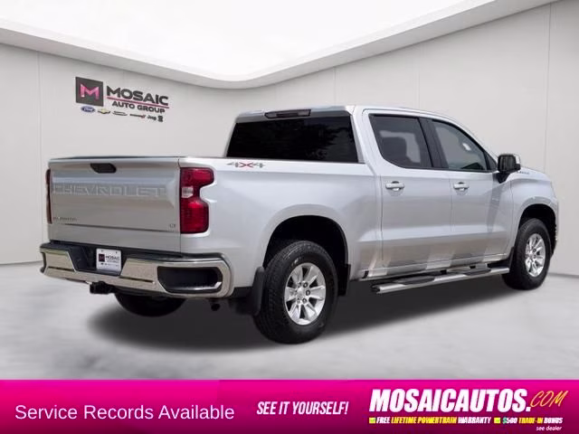 2021 Silver Ice Metallic Chevrolet Silverado 1500 LT 4X4 Truck