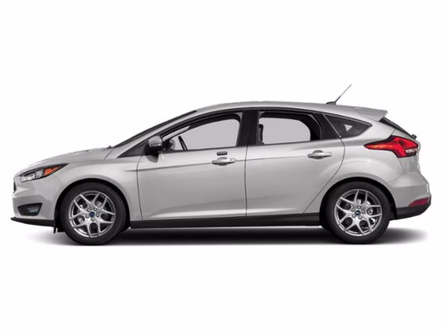 2015 Oxford White Ford Focus SE FWD Hatchback