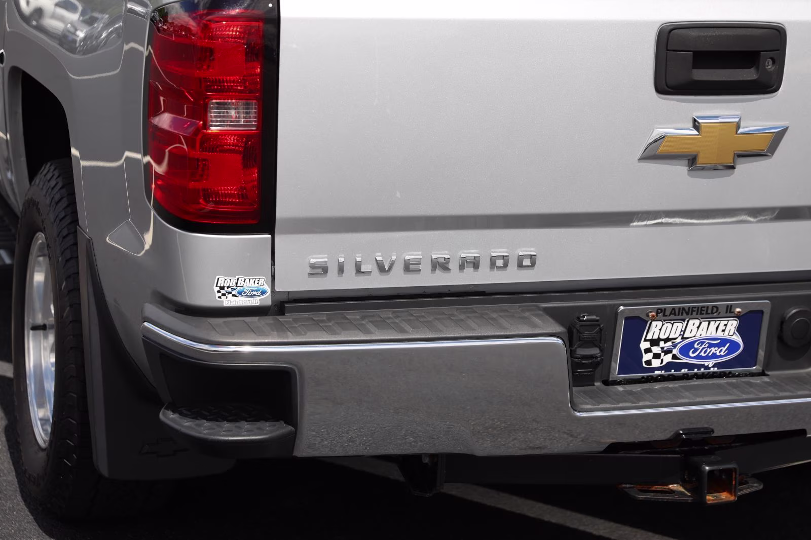 2015 Silver Ice Metallic Chevrolet Silverado 1500 LT 4X4 Truck