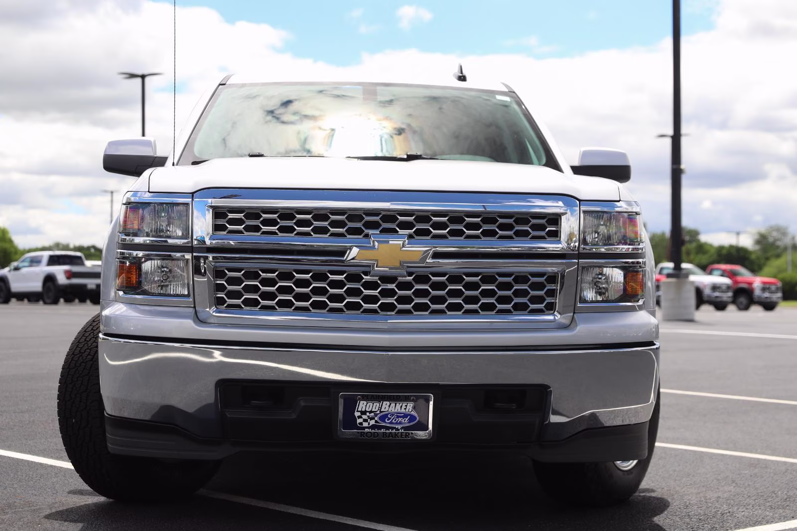2015 Silver Ice Metallic Chevrolet Silverado 1500 LT 4X4 Truck