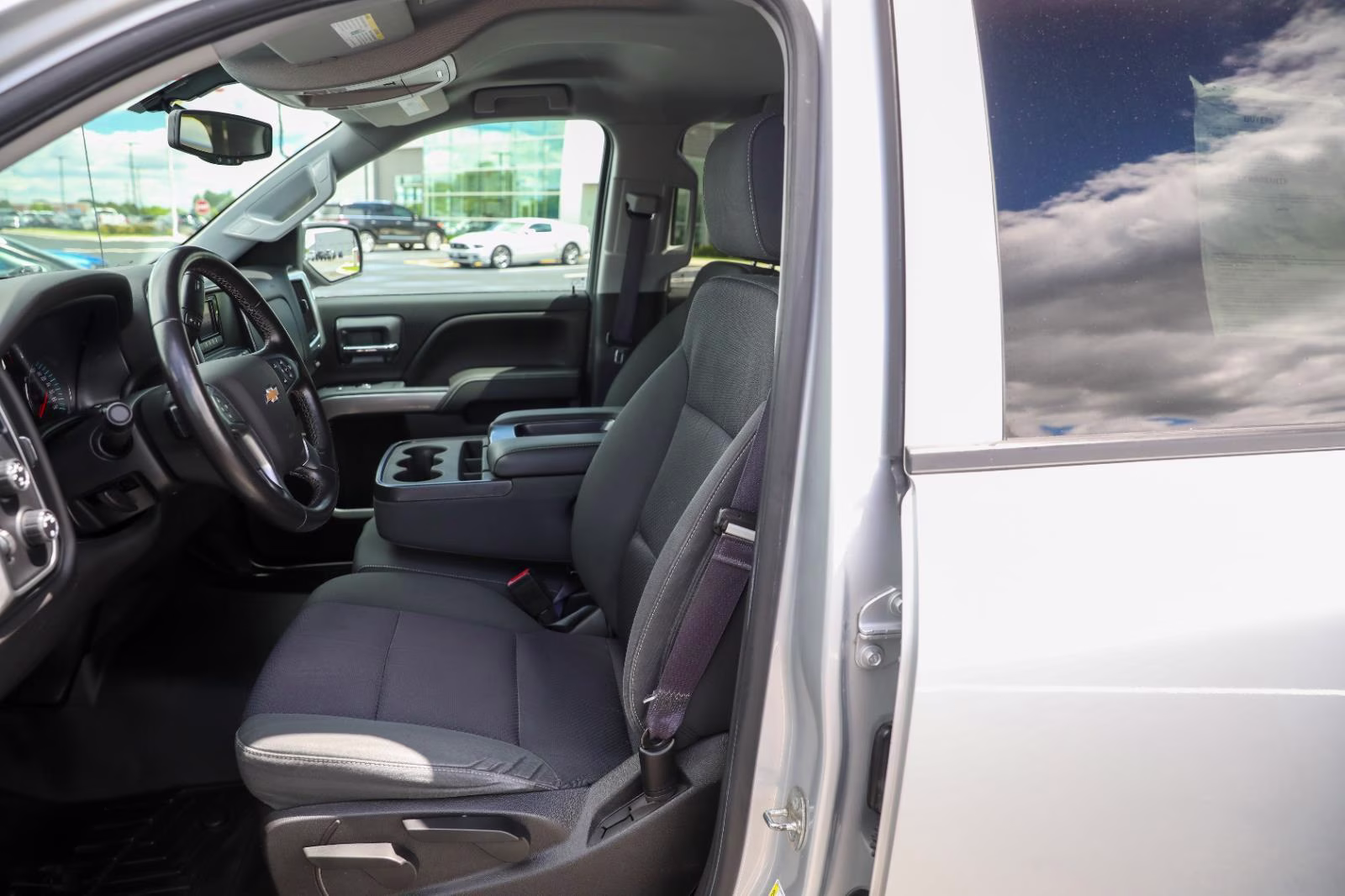 2015 Silver Ice Metallic Chevrolet Silverado 1500 LT 4X4 Truck