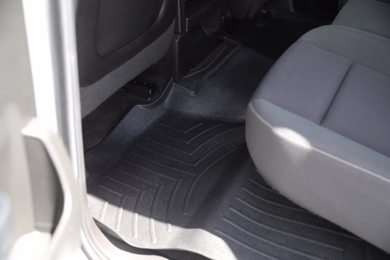 2015 Silver Ice Metallic Chevrolet Silverado 1500 LT 4X4 Truck