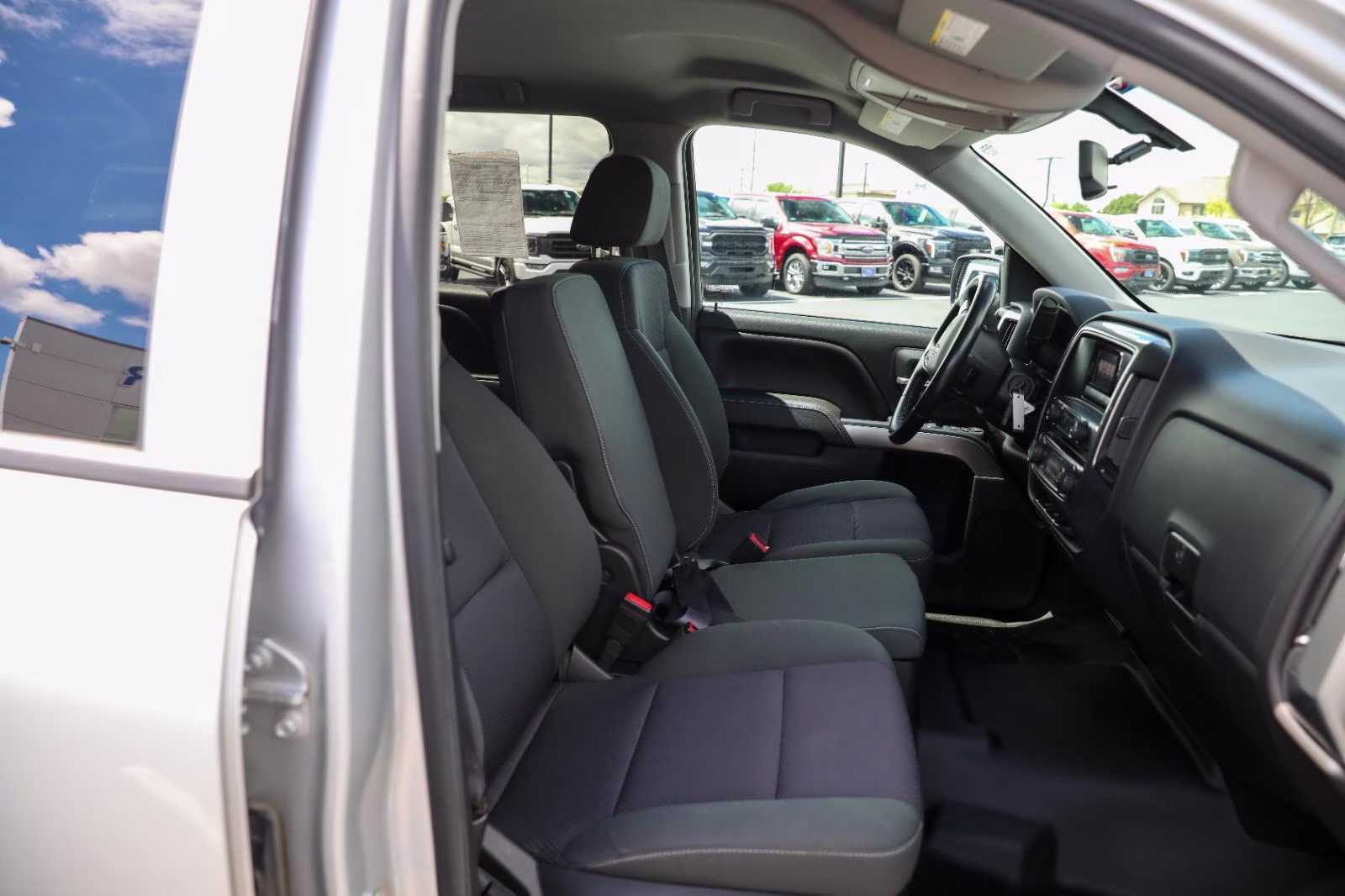 2015 Silver Ice Metallic Chevrolet Silverado 1500 LT 4X4 Truck