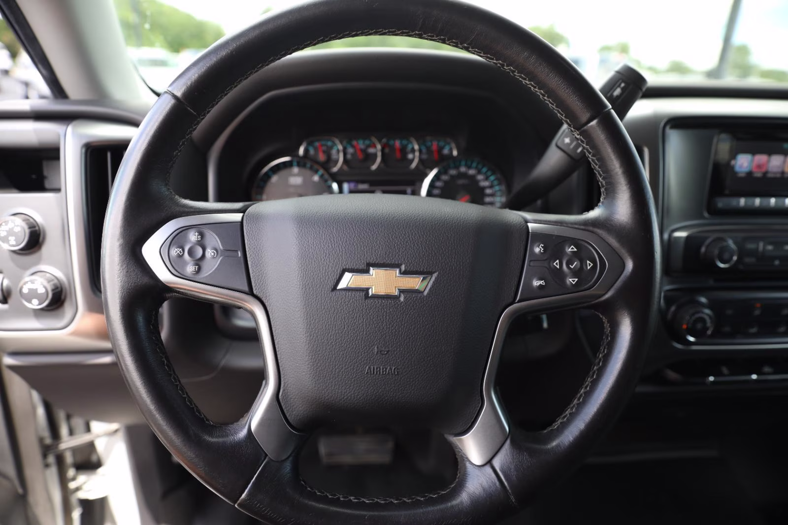 2015 Silver Ice Metallic Chevrolet Silverado 1500 LT 4X4 Truck