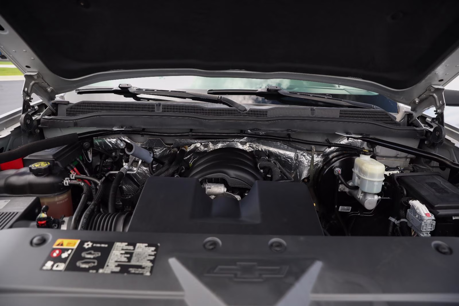2015 Silver Ice Metallic Chevrolet Silverado 1500 LT 4X4 Truck