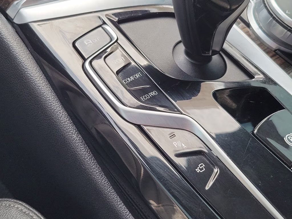 2021 Alpine White BMW 5 Series 530i RWD Sedan