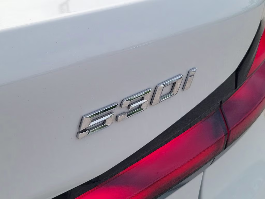 2021 Alpine White BMW 5 Series 530i RWD Sedan