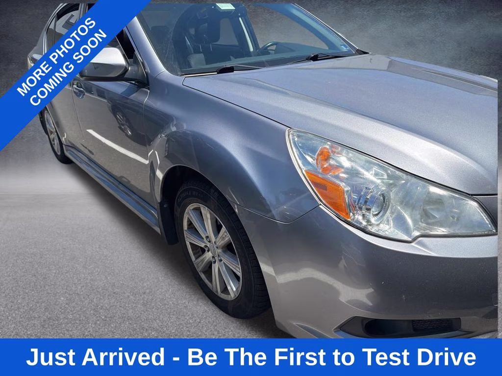 2010 Steel Silver Metallic Subaru Legacy 2.5i AWD Sedan