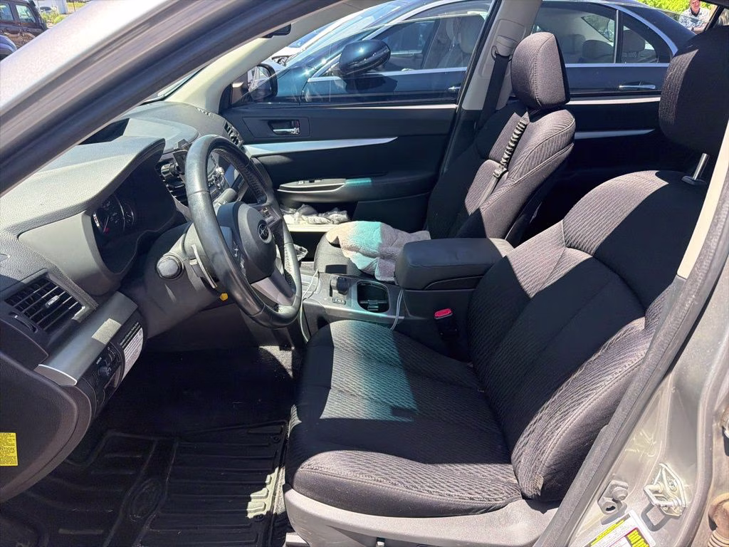 2010 Steel Silver Metallic Subaru Legacy 2.5i AWD Sedan