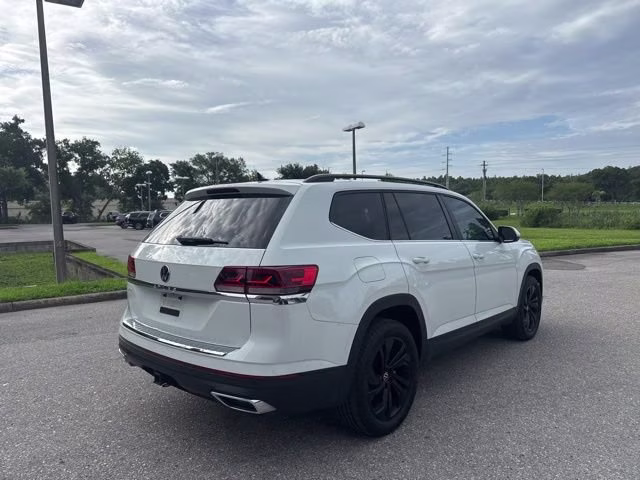 2022 Pure White Volkswagen Atlas 3.6L V6 SE w/Technology FWD SUV