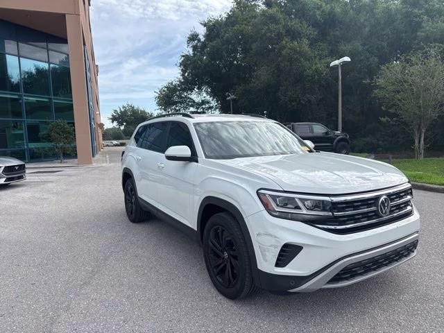 2022 Pure White Volkswagen Atlas 3.6L V6 SE w/Technology FWD SUV