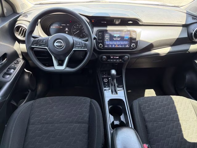 2022 Aspen White Tricoat Nissan Kicks SV FWD SUV