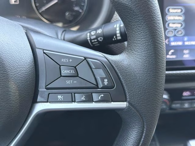 2022 Aspen White Tricoat Nissan Kicks SV FWD SUV