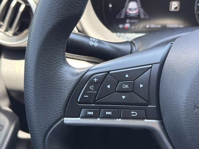 2022 Aspen White Tricoat Nissan Kicks SV FWD SUV