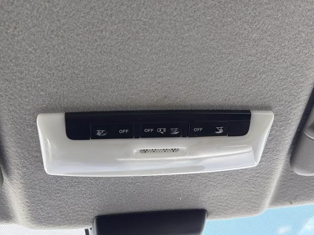 2022 Aspen White Tricoat Nissan Kicks SV FWD SUV