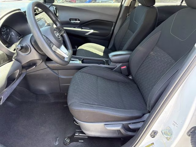 2022 Aspen White Tricoat Nissan Kicks SV FWD SUV