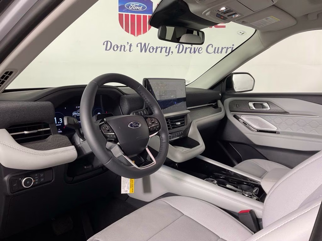 2026 White Metallic Ford Explorer Platinum 4X4 SUV
