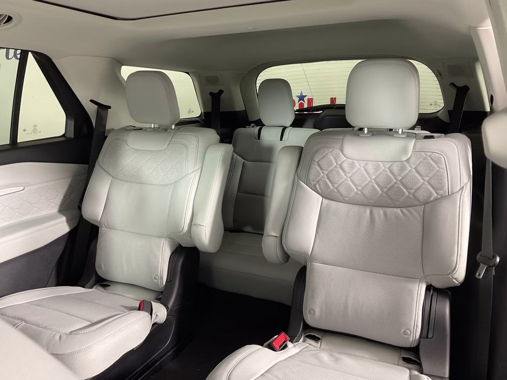 2026 White Metallic Ford Explorer Platinum 4X4 SUV