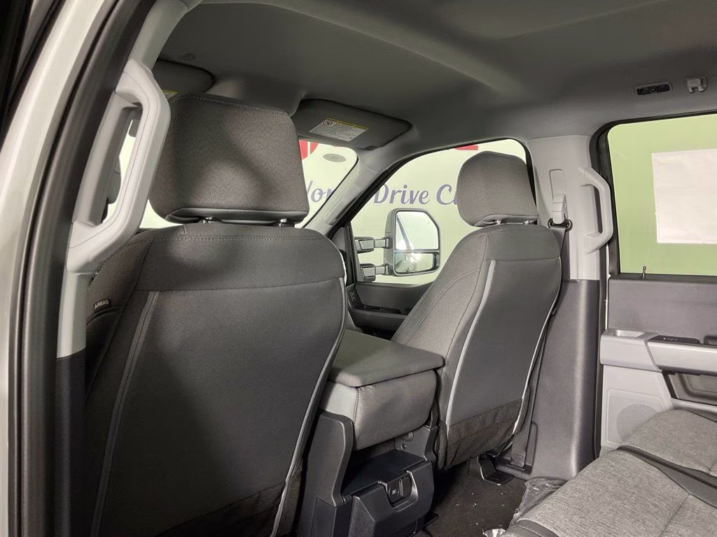 2026 Avalanche Ford Super Duty F-350 DRW XL 4X4 Truck