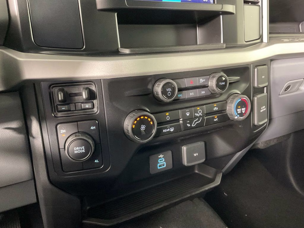 2026 Avalanche Ford Super Duty F-350 DRW XL 4X4 Truck