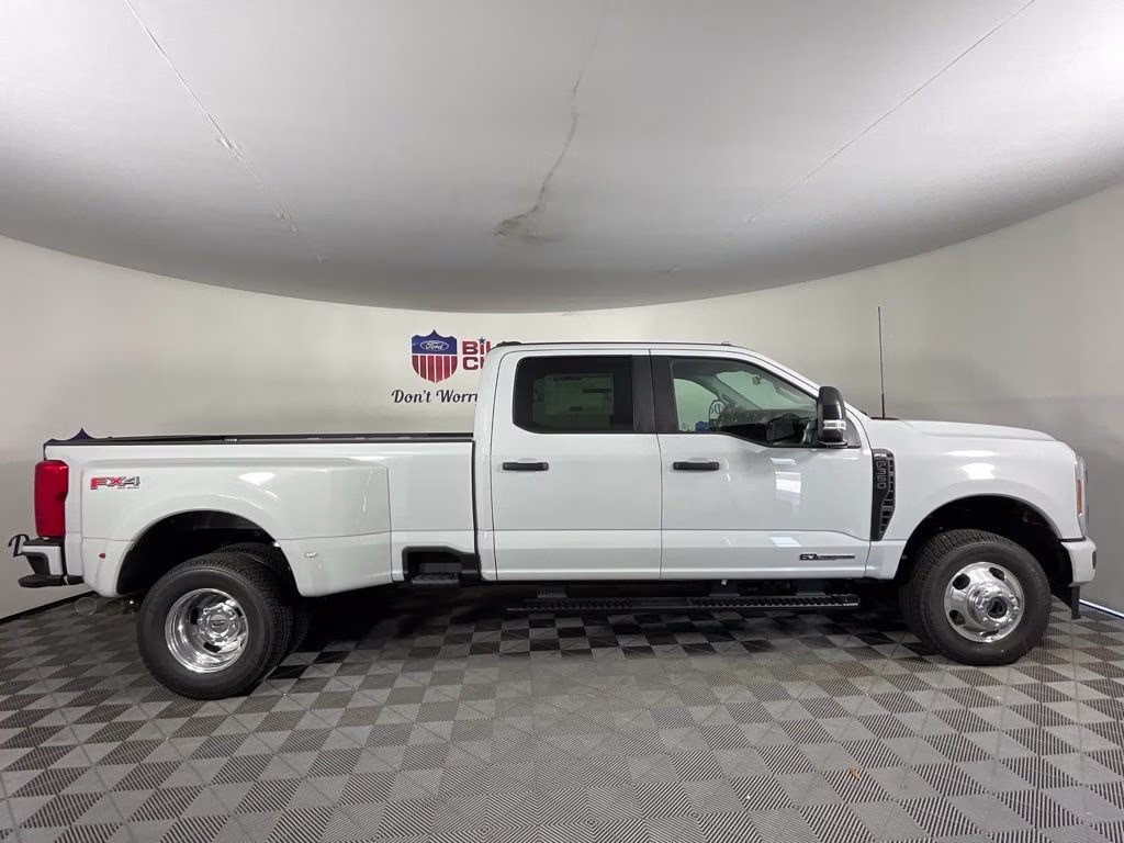 2026 Avalanche Ford Super Duty F-350 DRW XL 4X4 Truck