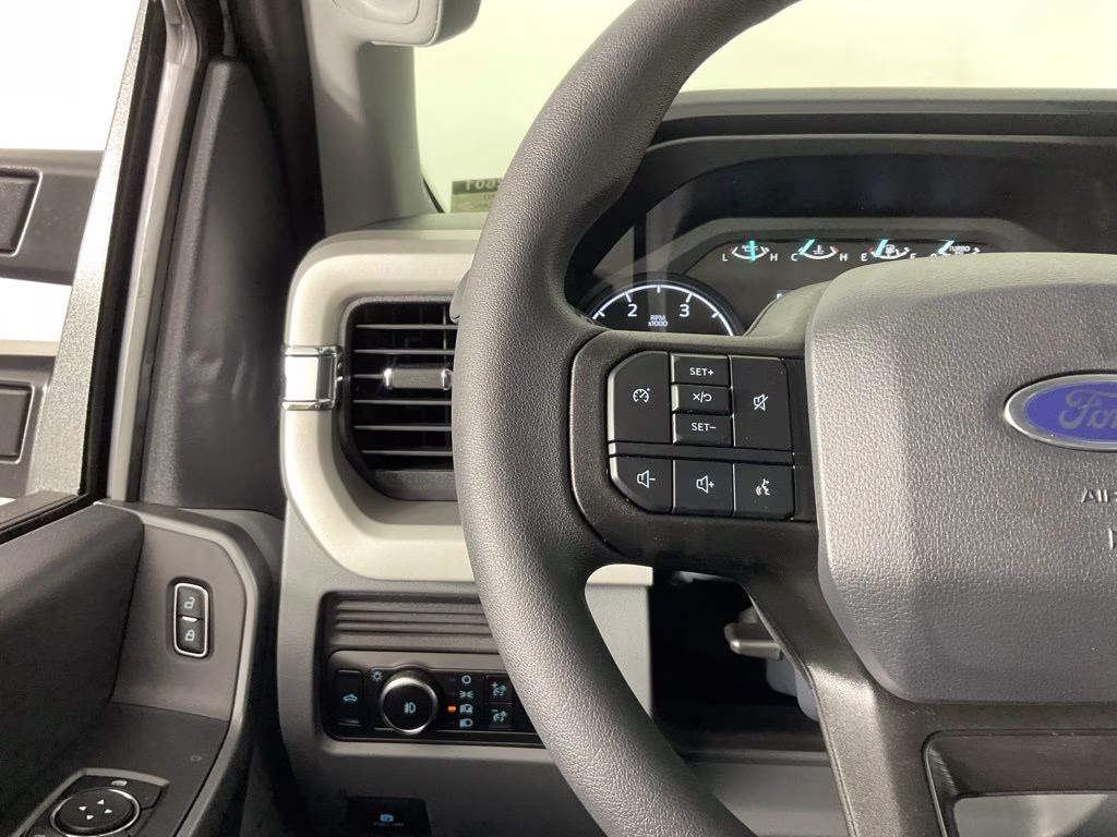 2026 Avalanche Ford Super Duty F-350 DRW XL 4X4 Truck