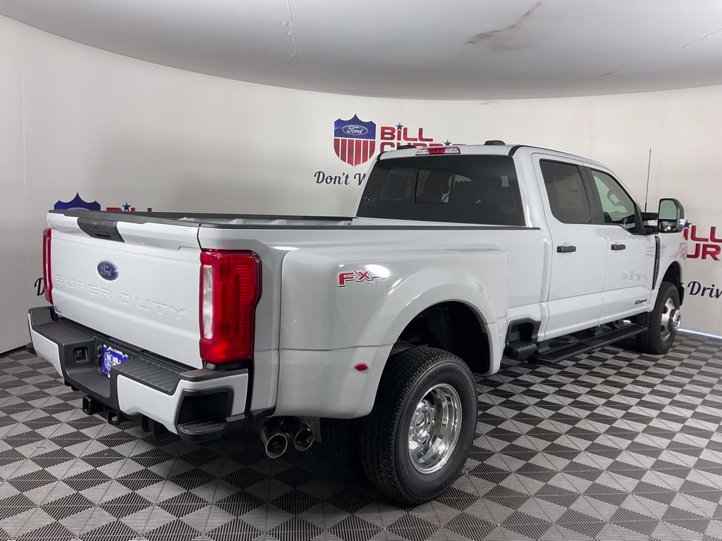 2026 Avalanche Ford Super Duty F-350 DRW XL 4X4 Truck