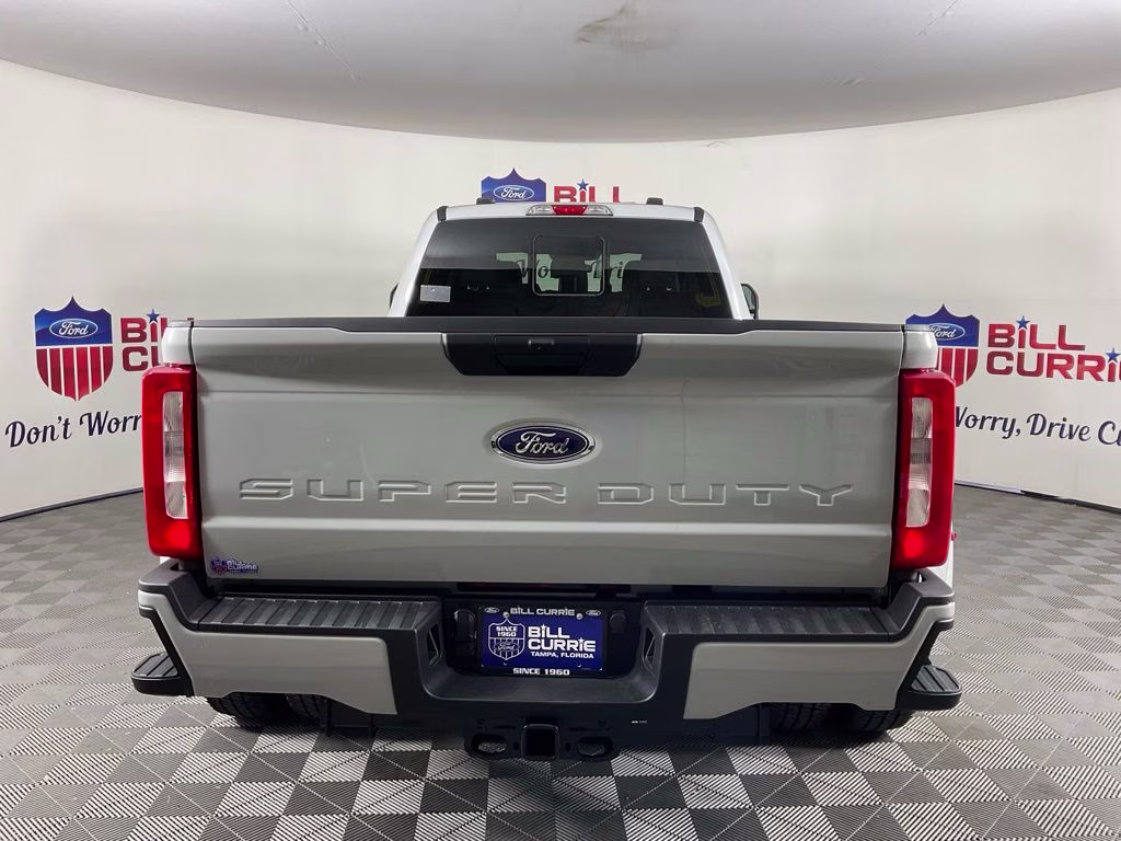 2026 Avalanche Ford Super Duty F-350 DRW XL 4X4 Truck
