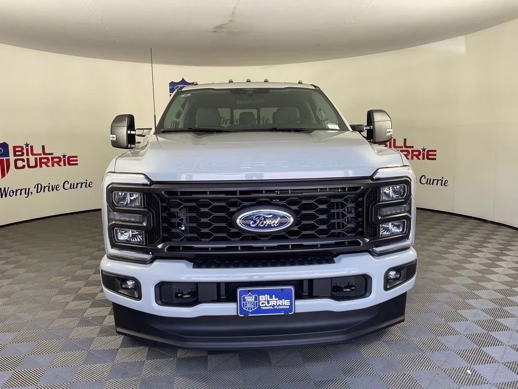 2026 Avalanche Ford Super Duty F-350 DRW XL 4X4 Truck