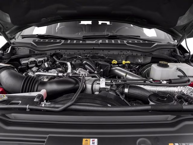 2017 Oxford White Ford Super Duty F-250 SRW Lariat 4X4 Truck