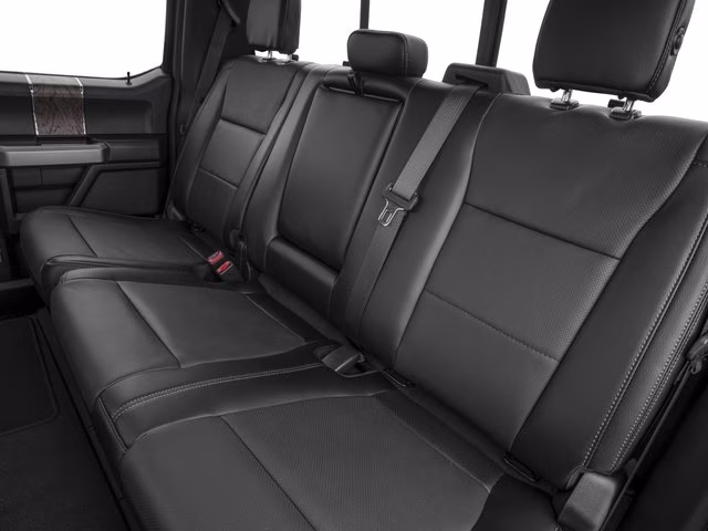 2017 Oxford White Ford Super Duty F-250 SRW Lariat 4X4 Truck