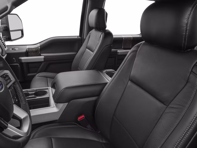 2017 Oxford White Ford Super Duty F-250 SRW Lariat 4X4 Truck