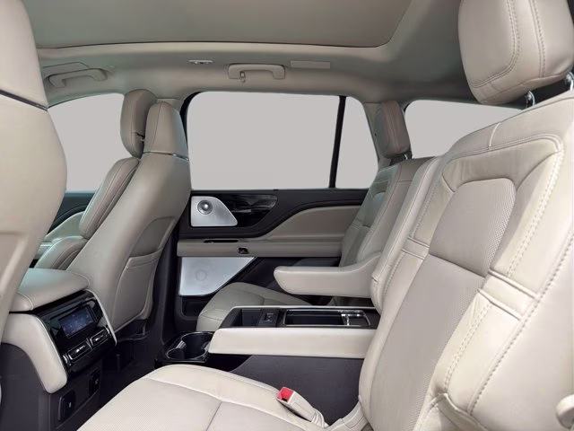 2022 White Metallic Lincoln Aviator Reserve RWD SUV
