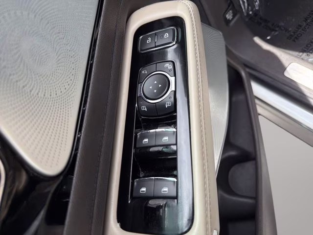 2022 White Metallic Lincoln Aviator Reserve RWD SUV