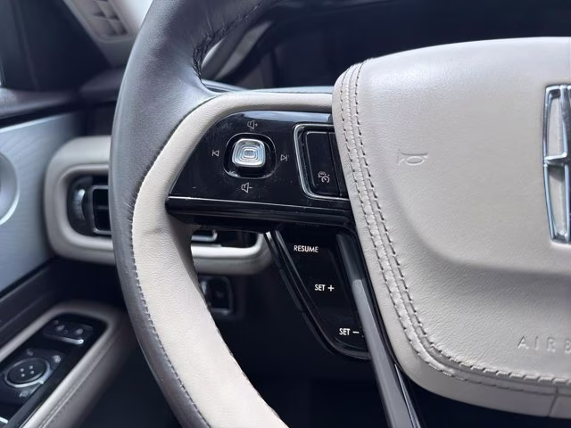 2022 White Metallic Lincoln Aviator Reserve RWD SUV