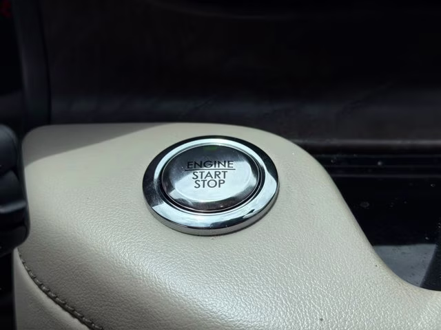 2022 White Metallic Lincoln Aviator Reserve RWD SUV
