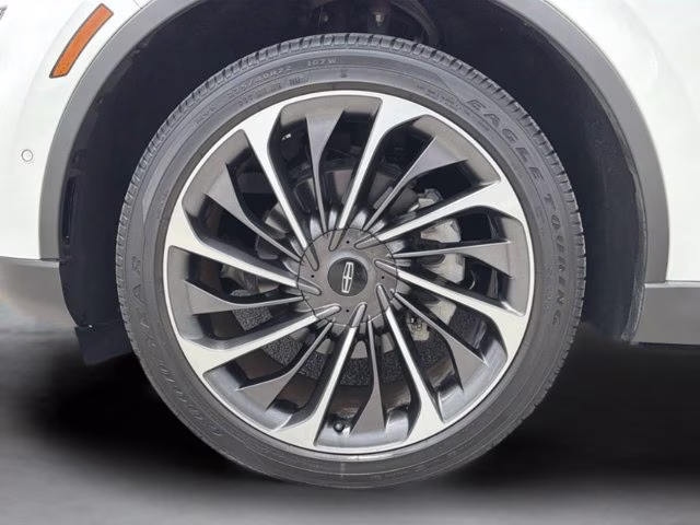 2022 White Metallic Lincoln Aviator Reserve RWD SUV